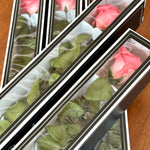 Rose éternelle sur tige avec feuillage - 70 cm