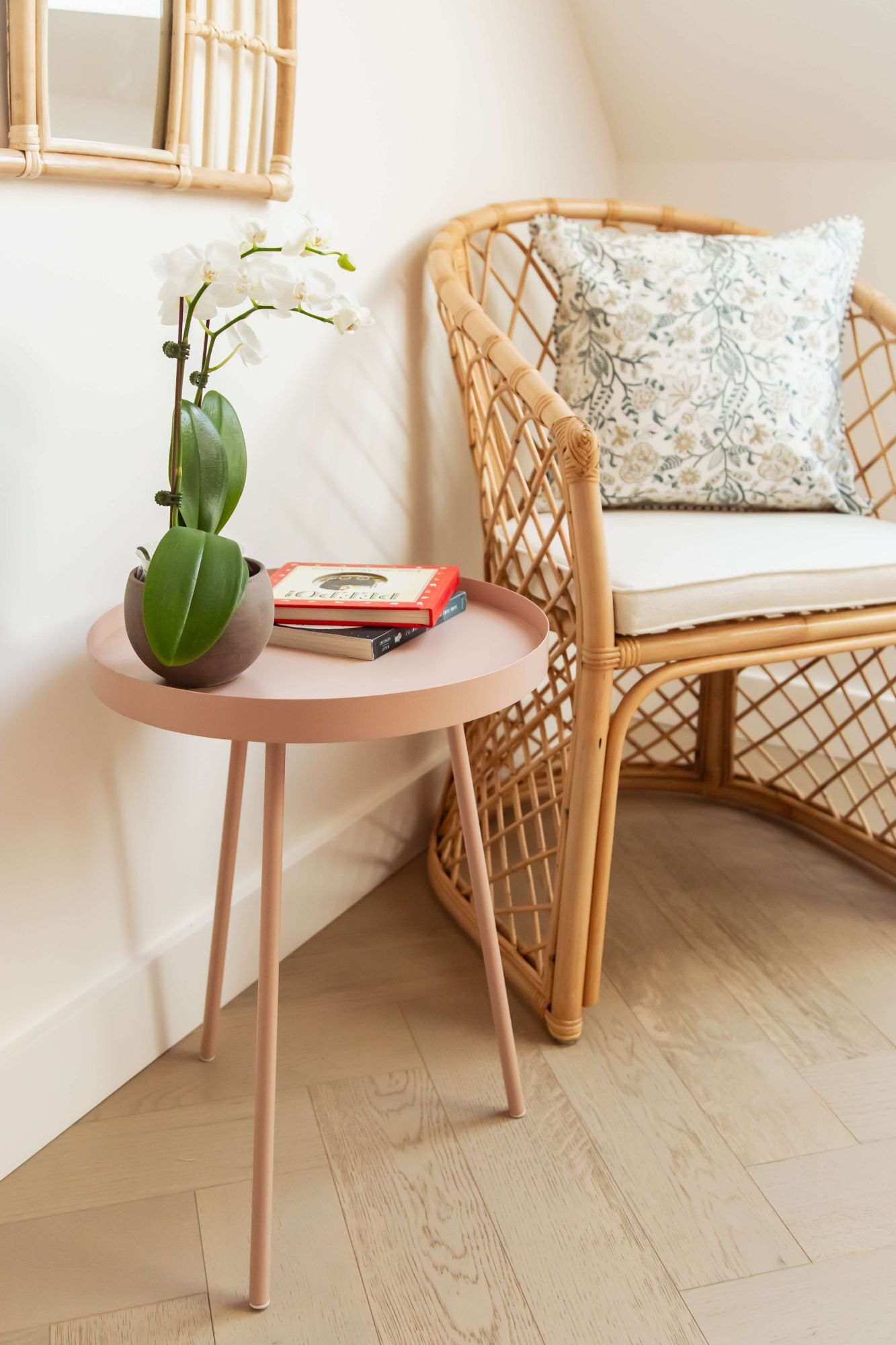 Vintage side table (182)