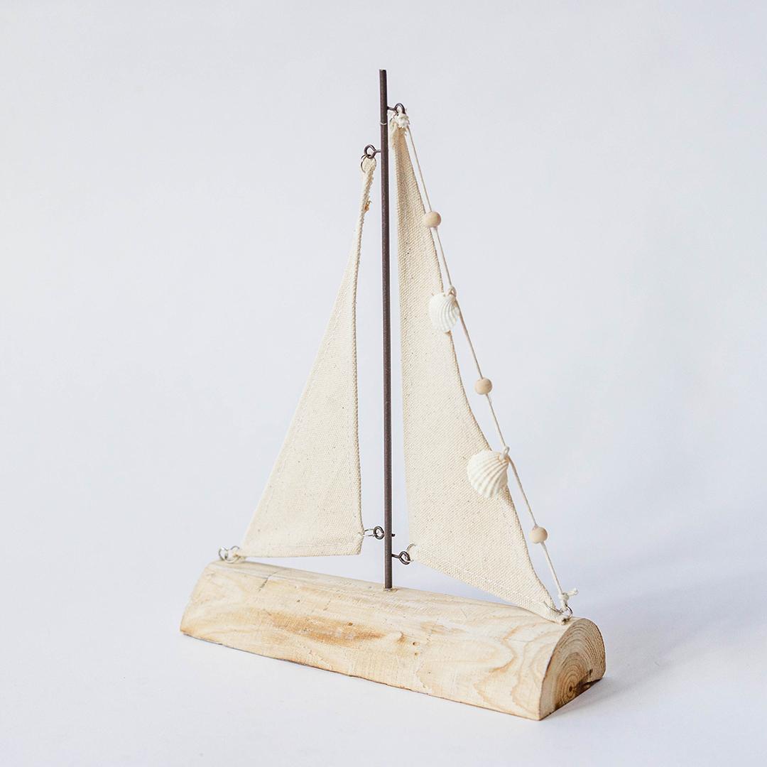 Wooden sailboat HUS-528