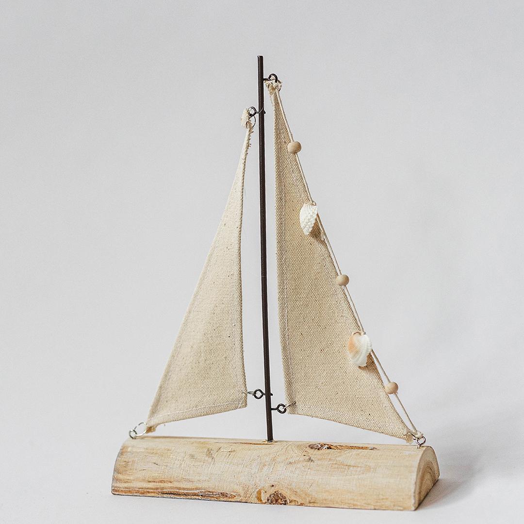 Wooden sailboat HUS-528